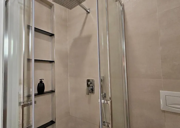 Appartamento Poolside Villa Elsa Golem