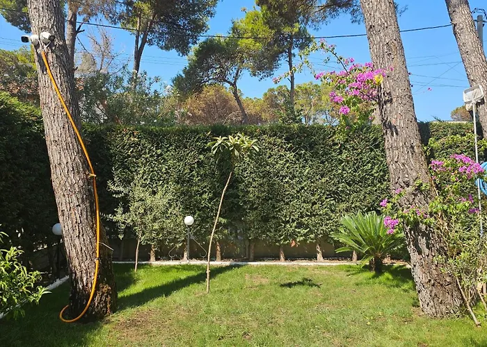 Poolside Villa Elsa Golem Appartamento *