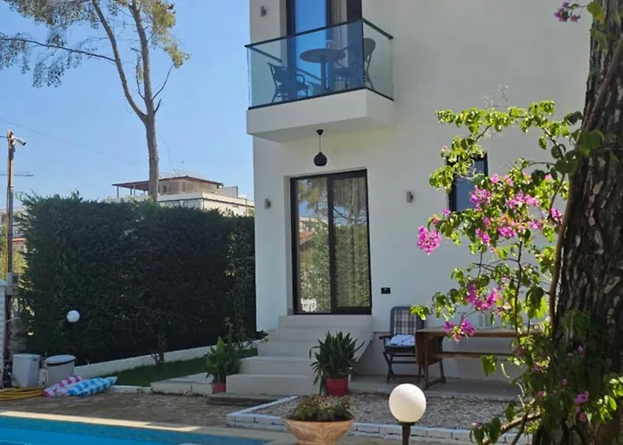 Poolside Apartments Villa Elsa Golem Lejlighed