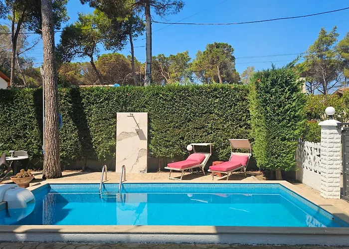 Poolside Apartments Villa Elsa Golem Lejlighed