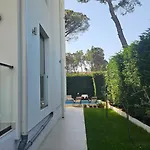 Apartmán Poolside Elsa