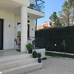 Apartmán Poolside Elsa *