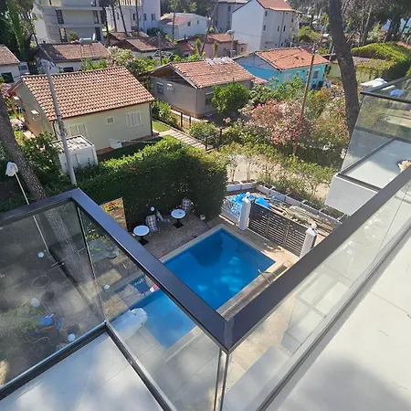 White Pine With Pool *