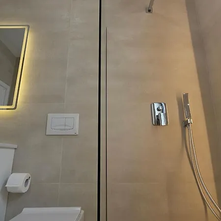 White Pine With Pool Апартаменты Голем