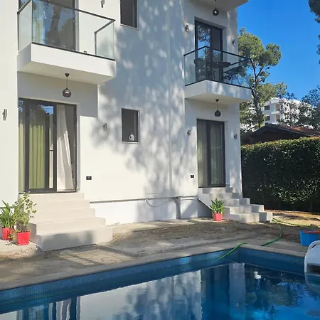 Апартаменты White Pine With Pool *