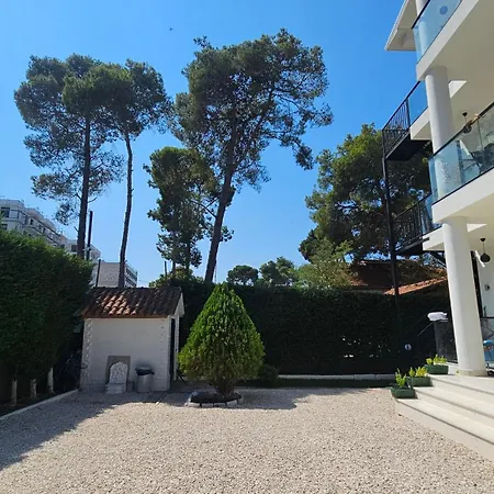 Poolside Apartments Villa Elsa Golem 格勒姆