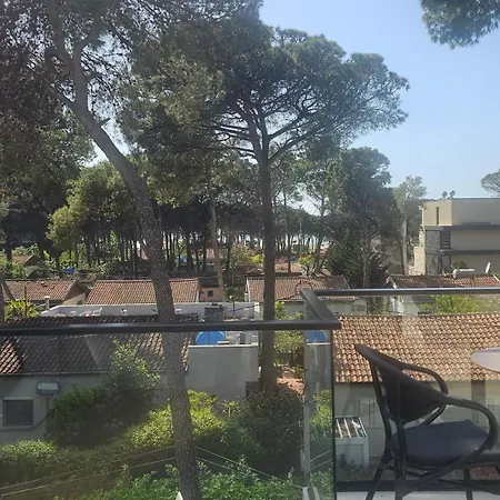 Poolside Elsa Apartman