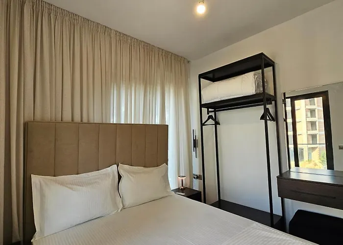 Poolside Apartments Villa Elsa Golem * 格勒姆