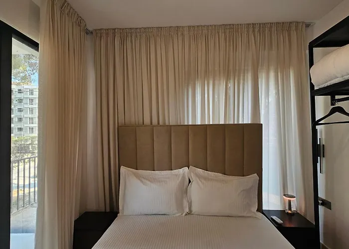 Poolside Apartments Villa Elsa Golem * 格勒姆