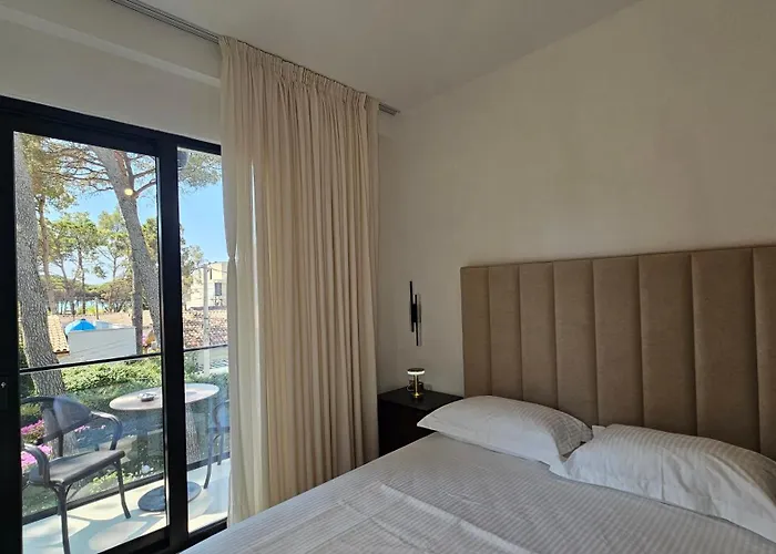 Poolside Apartments Villa Elsa Golem * 格勒姆